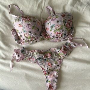 Victoria’s Secret dream angel thong set